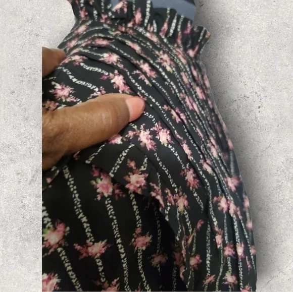 WAYF Women Top High Neck Ruffle Collar Long Sleeve Floral Print Black Size Small - Picture 5 of 7